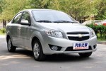 chevrolet-aveo-sedan-2010-4